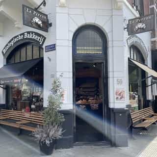 NIEUW op Horecaspot 👀⁠
⁠
🍽 Koffiezaak⁠
📍 Amsterdam⁠
✔ Verhuur vastgoed⁠ & verkoop bedrijfsexploitatie⁠
⁠
Meer info? Brochure of bezichtiging aanvragen?⁠
🔗 in bio