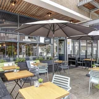 NIEUW op Horecaspot 👀⁠
⁠
🍽 Restaurant⁠
📍 Lelystad⁠
✔ Verhuur vastgoed⁠ & verkoop bedrijfsexploitatie⁠
⁠
Meer info? Brochure of bezichtiging aanvragen?⁠
🔗 in bio