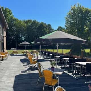 NIEUW op Horecaspot 👀⁠
⁠
🍽 Restaurant⁠
📍 Hoofddorp⁠
✔ Verhuur vastgoed⁠ & verkoop bedrijfsexploitatie⁠
⁠
Meer info? Brochure of bezichtiging aanvragen?⁠
🔗 in bio