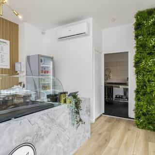 NIEUW op Horecaspot 👀⁠
⁠
🍽 Bezorg- & afhaalzaak⁠
📍 Zeist⁠
✔ Verhuur vastgoed⁠ & verkoopbedrijfsexploitatie⁠
⁠
Meer info? Brochure of bezichtiging aanvragen? ⁠
🔗 in bio