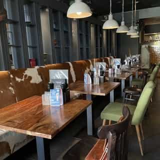 NIEUW op Horecaspot 👀⁠
⁠
🍽 Eetcafé⁠
📍 Apeldoorn⁠
✔ Verhuur vastgoed⁠ & verkoopbedrijfsexploitatie⁠
⁠
Meer info? Brochure of bezichtiging aanvragen? ⁠
🔗 in bio