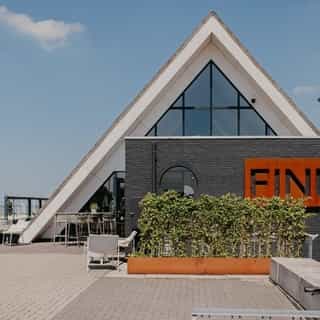 NIEUW op Horecaspot 👀⁠
⁠
🍽 Restaurant⁠
📍 Veere⁠
✔ Verhuur vastgoed⁠ & verkoopbedrijfsexploitatie⁠
⁠
Meer info? Brochure of bezichtiging aanvragen? ⁠
🔗 in bio