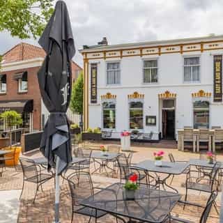 NIEUW op Horecaspot 👀⁠
⁠
🍽 Restaurant⁠
📍 Waddinxveen⁠
✔ Verhuur vastgoed⁠ & verkoop bedrijfsexploitatie⁠
⁠
Meer info? Brochure of bezichtiging aanvragen?⁠
🔗 in bio