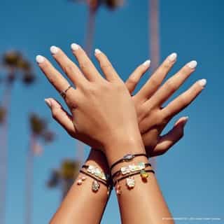 Friends + sunshine = 💖 Get ready for Spring Break with the new Hello Kitty and Friends x @puravida collection! 🌺 For every style sold, 5% of purchase price will be donated to @kindnessorg, a nonprofit organization dedicated to building a kinder world. Link in bio!