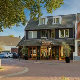 NIEUW op Horecaspot 👀⁠
⁠
🍽 Restaurant⁠
📍 Nuenen⁠
✔ Verhuur vastgoed⁠ & verkoop bedrijfsexploitatie⁠
⁠
Meer info? Brochure of bezichtiging aanvragen?⁠
🔗 in bio