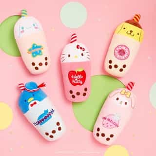 Cu-teas! 🧋💞 New Hello Kitty and Friends boba plushies have arrived in select @clairesstores and online. Link in bio! 