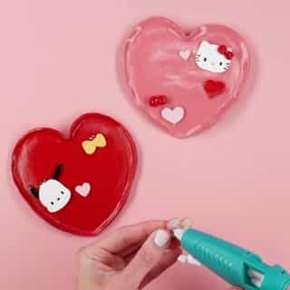 Are you ready for a supercute DIY? Learn how to make a Pochacco and Hello Kitty heart-shaped trinket tray to show your friends and loved ones just how much they mean to you this Valentine's Day on the #HelloKittyandFriends YouTube channel 💕 Link in bio!  
