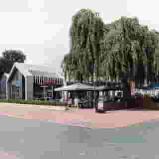 NIEUW op Horecaspot 👀⁠
⁠
🍽 Cafetaria⁠
📍Delden⁠
✔ Verhuur vastgoed⁠ & verkoop bedrijfsexploitatie⁠
⁠
Meer info? Brochure of bezichtiging aanvragen?⁠
🔗 in bio