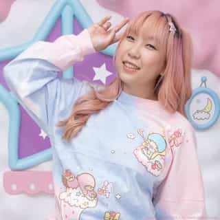 Twinkle through the night with Kiki and Lala 🌙⭐️ Our newest Little Twin Stars Parfait Spirit Jersey by @japanla is here! Plus, shop the new Hello Kitty and Friends Pink Holiday Pullover available now 🎄 Link in bio!⁠