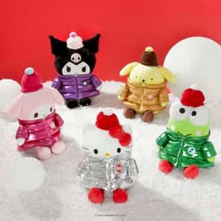 Brr! ❄️ Hello Kitty and Friends are staying super warm and festive in this week’s new arrivals ❤️ Link in bio to shop!