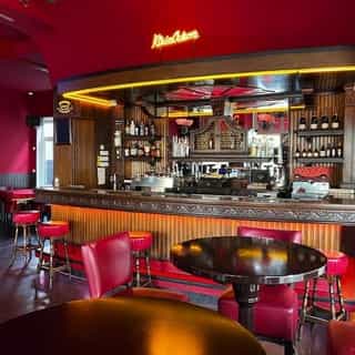 NIEUW op Horecaspot 👀⁠
⁠
🍽 Café⁠
📍 Rotterdam⁠
✔ Verhuur vastgoed⁠ & verkoop bedrijfsexploitatie⁠
⁠
Meer info? Brochure of bezichtiging aanvragen? ⁠
🔗 in bio