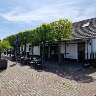 NIEUW op Horecaspot 👀⁠
⁠
🍽 Zaalruimte/Café/Cafetaria⁠
📍 Casteren⁠
✔ Verhuur vastgoed⁠ & verkoop bedrijfsexploitatie⁠
⁠
Meer info? Brochure of bezichtiging aanvragen? ⁠
🔗 in bio
