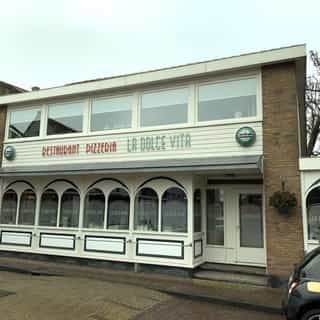 NIEUW op Horecaspot 👀⁠⁠
⁠⁠
🍽 Restaurant⁠
📍 Hippolytushoef⁠
✔ Verkoop vastgoed⁠ & verkoop bedrijfsexploitatie⁠
⁠
Meer info? Brochure of bezichtiging aanvragen? ⁠
🔗 in bio