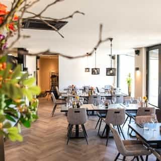NIEUW op Horecaspot 👀⁠
⁠
🍽 Restaurant⁠
📍 Eindhoven⁠
✔ Verhuur vastgoed⁠ & verkoop bedrijfsexploitatie⁠
⁠
Meer info? Brochure of bezichtiging aanvragen?⁠
🔗 in bio