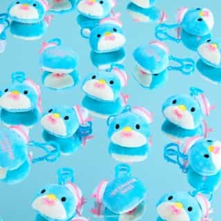 Tuxedosam is bright, sweet, and now available as a limited-edition mascot clip! 💙 Get our Friend of the Month gift FREE when you spend $50 or more in Sanrio stores and online - no code needed! Link in bio to shop. #SanrioFOTM