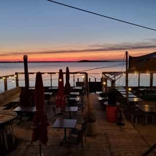 NIEUW op Horecaspot 👀⁠
⁠
🍽 Strandpaviljoen⁠
📍 Almere⁠
✔ Verhuur vastgoed⁠ & verkoop bedrijfsexploitatie⁠
⁠
Meer info? Brochure of bezichtiging aanvragen? ⁠
🔗 in bio