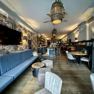 NIEUW op Horecaspot 👀⁠
⁠
🍽 Café-restaurant⁠
📍 Uden⁠
✔ Verhuur vastgoed⁠ & verkoop bedrijfsexploitatie⁠
⁠
Meer info? Brochure of bezichtiging aanvragen? ⁠
🔗 in bio