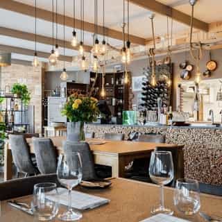 NIEUW aangesloten bij Horecaspot: ⁠
Helder Horecamakelaardij 👀⁠⁠⁠
⁠⁠⁠
Vanaf nu is het aanbod van dit horecamakelaarskantoor ook te vinden op Horecaspot⁠⁠. ⁠Zij zijn voornamelijk actief in 📍de regio Groningen.⁠
⁠⁠
⁠Benieuwd? Bekijk het aanbod🔗in bio