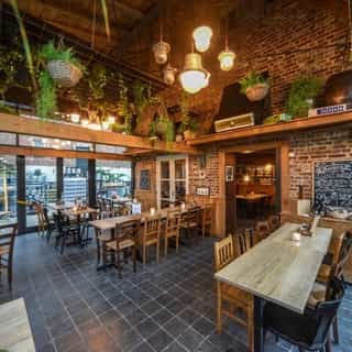 NIEUW op Horecaspot 👀⁠
⁠
🍽 Café-Restaurant⁠
📍 Stein⁠
✔ Verhuur vastgoed⁠ & verkoop bedrijfsexploitatie⁠
⁠
Meer info? Brochure of bezichtiging aanvragen? ⁠
🔗 in bio