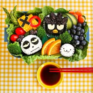 Celebrate #InternationalSushiDay with Badtz-maru’s favorite food! 🍣🖤 Link in bio for the step-by-step recipe by @thirstyfortea