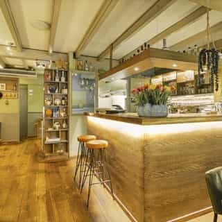 NIEUW op Horecaspot 👀⁠
⁠
🍽 Restaurant⁠
📍 Amersfoort⁠
✔ Verhuur vastgoed⁠ & verkoop bedrijfsexploitatie⁠
⁠
Meer info? Brochure of bezichtiging aanvragen? ⁠
🔗 in bio