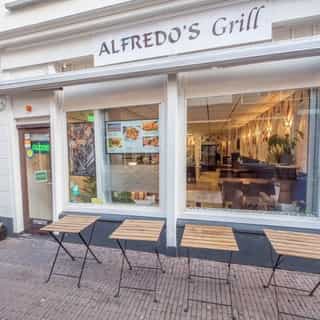 NIEUW op Horecaspot 👀⁠⁠
⁠
🍽 Restaurant⁠
📍 Schiedam⁠
✔ Verhuur vastgoed⁠ & verkoop bedrijfsexploitatie⁠
⁠
Meer info? Brochure of bezichtiging aanvragen?⁠
🔗 in bio⁠