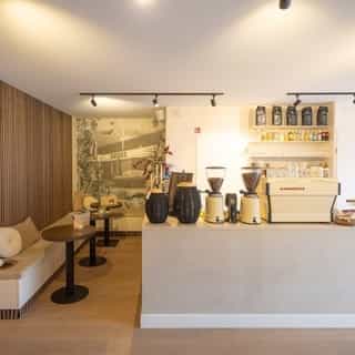 NIEUW op Horecaspot 👀⁠
⁠
🍽 Koffiezaak⁠
📍 Heemstede ⁠
✔ Verhuur vastgoed⁠ & verkoop bedrijfsexploitatie⁠
⁠
Meer info? Brochure of bezichtiging aanvragen? ⁠
🔗 in bio