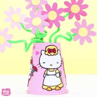 Surprise Mom this #MothersDay with a supercute DIY paper flower boquet on the #HelloKittyandFriends YouTube channel! 💐 Link in bio. 