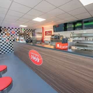 NIEUW op Horecaspot 👀⁠⁠
⁠
🍽 Cafetaria⁠
📍 Capelle aan den IJssel⁠
✔ Verkoop vastgoed⁠ & verkoop bedrijfsexploitatie⁠
⁠
Meer info? Brochure of bezichtiging aanvragen?⁠
🔗 in bio