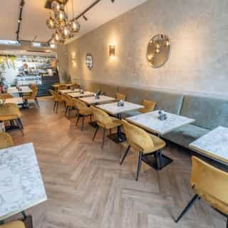 NIEUW op Horecaspot 👀⁠⁠
⁠
🍽 Restaurant⁠
📍 Rotterdam⁠
✔ Verhuur vastgoed⁠ & verkoop bedrijfsexploitatie⁠
⁠
Meer info? Brochure of bezichtiging aanvragen?⁠
🔗 in bio