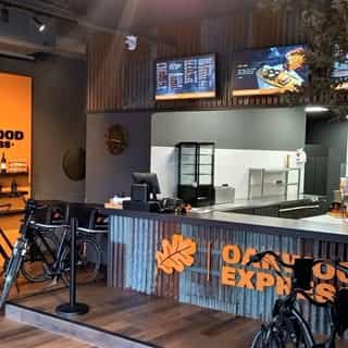 NIEUW op Horecaspot 👀⁠
⁠
🍽 Bezorg- en afhaalzaak⁠
📍 Eindhoven⁠
✔ Verhuur vastgoed⁠ & verkoop bedrijfsexploitatie⁠
⁠
Meer info? Brochure of bezichtiging aanvragen? ⁠
🔗 in bio