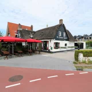 NIEUW op Horecaspot 👀⁠⁠
⁠
🍽 Restaurant⁠
📍 Aalsmeer⁠
✔ Verhuur vastgoed⁠ & verkoop bedrijfsexploitatie⁠
⁠
Meer info? Brochure of bezichtiging aanvragen?⁠
🔗 in bio