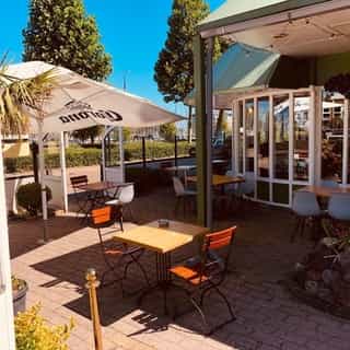 NIEUW op Horecaspot 👀⁠⁠
⁠
🍽 Restaurant⁠
📍 Huizen⁠
✔Verhuur vastgoed⁠ & verkoop bedrijfsexploitatie⁠
⁠
Meer info? Brochure of bezichtiging aanvragen?⁠
🔗 in bio