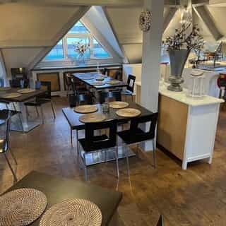 NIEUW op Horecaspot 👀⁠⁠
⁠⁠
🍽 Lunchroom⁠
📍 Haarlem⁠
✔ Verhuur vastgoed⁠ & verkoop bedrijfsexploitatie⁠
⁠
Meer info? Brochure of bezichtiging aanvragen? ⁠
🔗 in bio