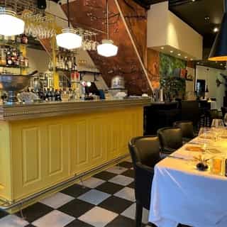 NIEUW op Horecaspot 👀⁠⁠
⁠
🍽 Restaurant⁠
📍 Weesp⁠
✔ Verhuur vastgoed⁠ & verkoop bedrijfsexploitatie⁠
⁠
Meer info? Brochure of bezichtiging aanvragen? ⁠
🔗 in bio 