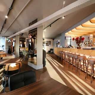 NIEUW op Horecaspot 👀⁠⁠
⁠⁠
🍽 Restaurant⁠
📍 Amsterdam⁠
✔ Verhuur vastgoed⁠ & verkoop bedrijfsexploitatie⁠
⁠
Meer info? Brochure of bezichtiging aanvragen? ⁠
🔗 in bio