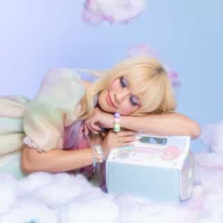 Your star-filled adventure begins with this dreamy collab ☁️💫 The limited-edition #LittleTwinStars x @igloocoolers Playmate is here to celebrate the celestial duo, Kiki and Lala! Tap the link in bio to shop✨ ⁠
