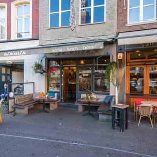 NIEUW op Horecaspot 👀⁠⁠
⁠⁠
🍽 Lunchroom & koffiebar⁠
📍 Venlo⁠
✔ Verhuur vastgoed⁠ & verkoop bedrijfsexploitatie⁠
⁠
Meer info? Brochure of bezichtiging aanvragen? ⁠
🔗 in bio⁠