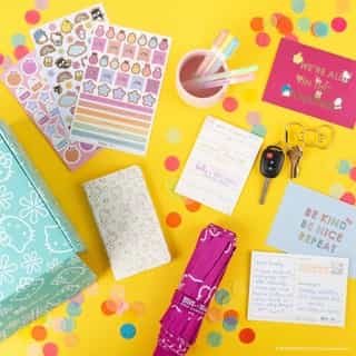 Do you love supercute organization? 🎀 Don’t miss out on this limited edition @HelloKitty and Friends x @ErinCondren box filled with oh-so adorable planners, notebooks, and more! Available for pre-order today only. Link in bio✨