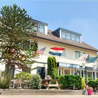 NIEUW op Horecaspot 👀⁠⁠
⁠⁠
🍽 Hotel (logies)⁠
📍 Apeldoorn⁠
✔ Verhuur vastgoed⁠ & verkoop bedrijfsexploitatie⁠
⁠
Meer info? Brochure of bezichtiging aanvragen? ⁠
🔗 in bio⁠