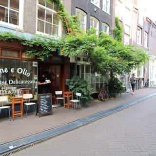 NIEUW op Horecaspot 👀⁠⁠
⁠⁠
🍽 Bezorg- en afhaalzaak⁠
📍 Amsterdam ⁠
✔ Verhuur vastgoed⁠ & verkoop bedrijfsexploitatie⁠
⁠
Meer info? Brochure of bezichtiging aanvragen? ⁠
🔗 in bio