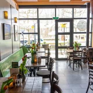 NIEUW op Horecaspot 👀⁠⁠
⁠⁠
🍽 Restaurant Casa Maya⁠
📍 Dwingeloo⁠
✔ Verhuur vastgoed⁠ & verkoop bedrijfsexploitatie⁠
⁠
Meer info? Brochure of bezichtiging aanvragen? ⁠
🔗 in bio⁠
⁠
