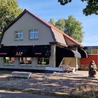 NIEUW op Horecaspot 👀⁠⁠
⁠⁠
🍽 Restaurant⁠
📍 Alphen ⁠
✔ Verkoop vastgoed⁠ & verkoop bedrijfsexploitatie⁠
⁠
Meer info? Brochure of bezichtiging aanvragen? ⁠
🔗 in bio