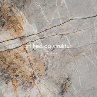 En varmgrå marmor med fine gyldne årer og lette, spontane bevægelser.⁠
⁠
Stenens udtryk balancerer det stramme med det sanselige – som et stykke lyrisk minimalisme i naturmateriale. ⁠
⁠
Tyngde, men også bevægelse. ⁠
Stilhed, men også struktur.⁠
⁠
Velegnet til både køkken og bad, hvor man ønsker en varm, raffineret og naturlig base med karakter.⁠
⁠
📍Se marmoren her i showroomet – og mærk den særlige ro og dybde, den bringer med sig.⁠
⁠
⁠
⁠
#marmor #natursten #interiørdesign #arkitektur #borderstone