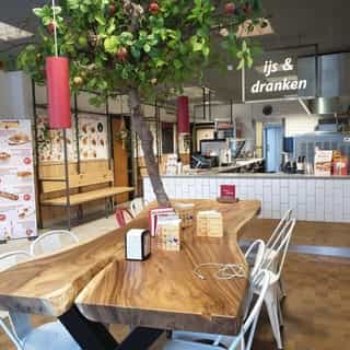 NIEUW op Horecaspot 👀⁠⁠
⁠⁠
🍽 Cafetaria & bezorg- en afhaalzaak⁠
📍 Utrecht (stad)⁠
✔ Verhuur vastgoed⁠ & verkoop bedrijfsexploitatie⁠
⁠
Meer info? Brochure of bezichtiging aanvragen? ⁠
🔗 in bio