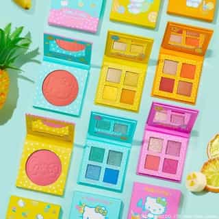 Are you ready for a tropical getaway with @hellokitty and @colourpopcosmetics?! 🎀 🍍🌴 The Hello Kitty Tropical Escape Collection is available online now! Link in bio to shop✨⁠
⁠
🍒 4 Eyeshadow Palettes ⁠
🍌 2 Pressed Powder Blushes⁠
🍦 Glowing Lip Balm kit⁠
🍍 Pineapple Lip Scrub⁠
⁠
#HelloKittyxColourPop
