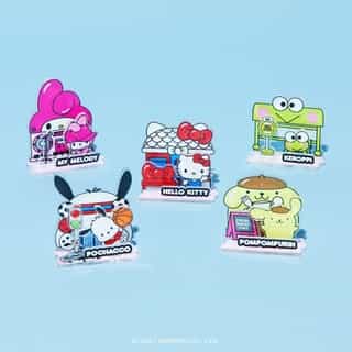 Collect and connect mini 3D scenes featuring Hello Kitty and Friends✨ Tap the link in bio to shop this week's new arrivals!